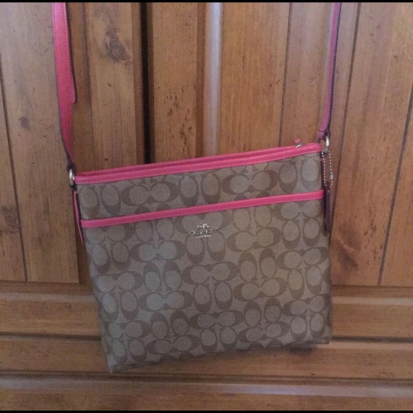 Coach Messenger Crossbody - Picture 1 of 3